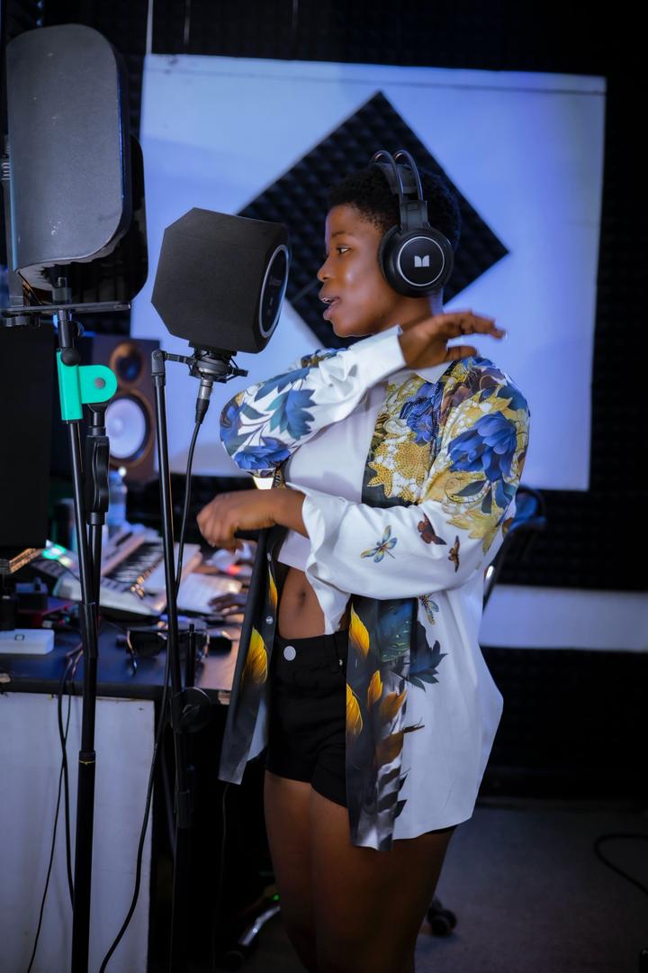 Supa Sandy Announces ‘ASAASE YAA’ Album with Six Anticipated Tracks Set to Drop Soon
